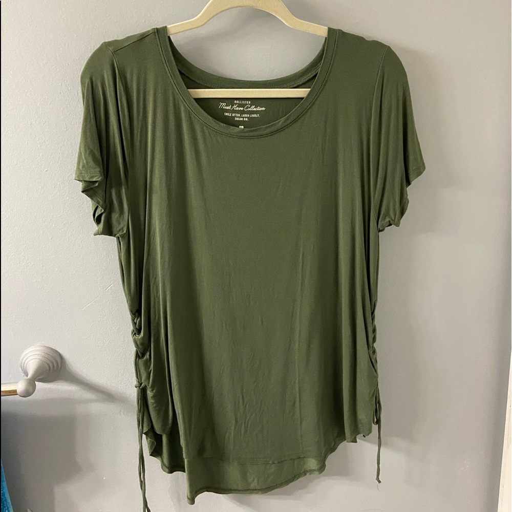 basic t-shirt with ties on side